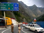 जोशीमठ में वीकेंड के दौरान यातायात व्यवस्था दुरस्त करने हेतु लागू की गयी वन वे व्यवस्था,