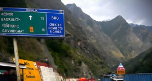 जोशीमठ में वीकेंड के दौरान यातायात व्यवस्था दुरस्त करने हेतु लागू की गयी वन वे व्यवस्था,