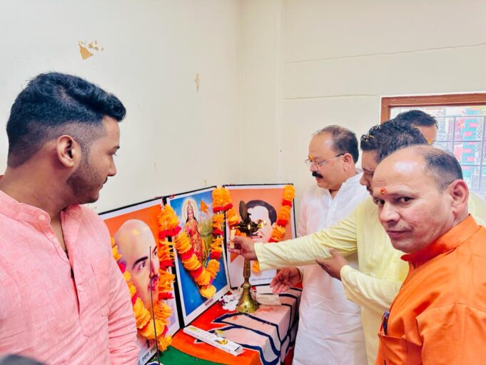 नव मतदाताओं को किया मतदान के लिए प्रेरित