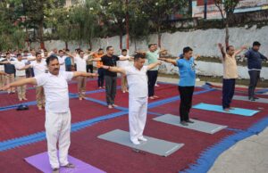 अंतर्राष्ट्रीय योग सप्ताह कार्यक्रम का पुलिस लाईन गोपेश्वर स्थित मैदान में हुआ शुभारंभ