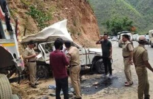 तीन धारा के पास ट्रक और बोलेरो की टक्कर दो लोगों की मौत अन्य घायल