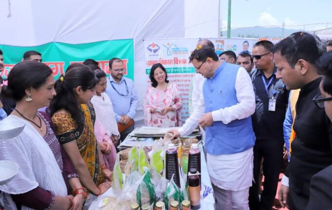 एक वर्ष पूरा होने पर मुख्यमंत्री ने चंपावत को 50.54करोड़ की दी सौगात