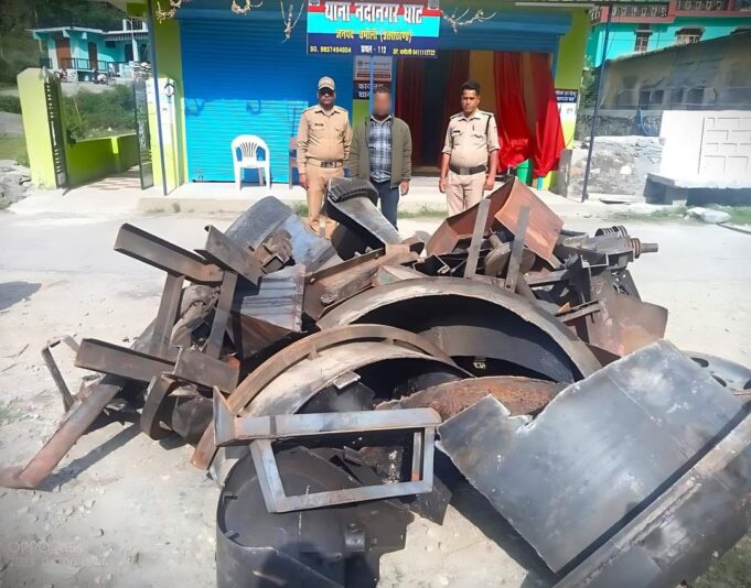 हॉटमिक्स मशीन चोरी करने वाला अभियुक्त गिरफतार, चमोली पुल के पास कबाडी का करता है काम