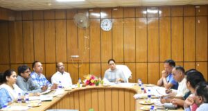 महिला कल्याण की बैठक में कैबिनेट मंत्री रेखा आर्या ने आधी अधूरी तैयारियों पर विभागीय अधिकारियों पर जताई नाराजगी