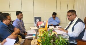 कृषि मंत्री बोले, स्वच्छिक चकबंदी के लिए दो गाँवों से करे शुरुआत