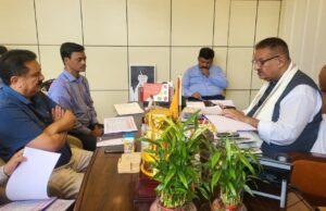 कृषि मंत्री बोले, स्वच्छिक चकबंदी के लिए दो गाँवों से करे शुरुआत