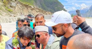 पंडित धीरेंद्रशास्त्री पहुचे बादरीनाथ धाम,