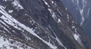 हेमकुंड साहिब यात्रा मार्ग पर टूटा ग्लेशियर, 4को निकाला सुरक्षित1 की खोजबीन जारी