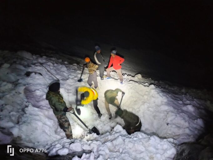 ग्लेशियर खिसकने से मलबे में लापता श्रद्धालु का शव हुवा बरामद