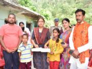दुःख की घड़ी में सरकार प्रभावित परिवार के साथ है दृढ़ता से खड़ी-रेखा आर्या
