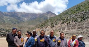 स्व रमेश डुंगरियाल मेमोरियल क्रिकेट टूर्नामेंट प्रतियोगिता का शुभारंभ