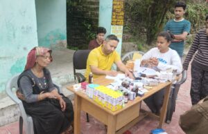 सीमांत क्षेत्र नीति घाटी में आयोजित हुवा स्वास्थ्य शिविर,158 लोगो को हुवा स्वास्थ्य परीक्षण