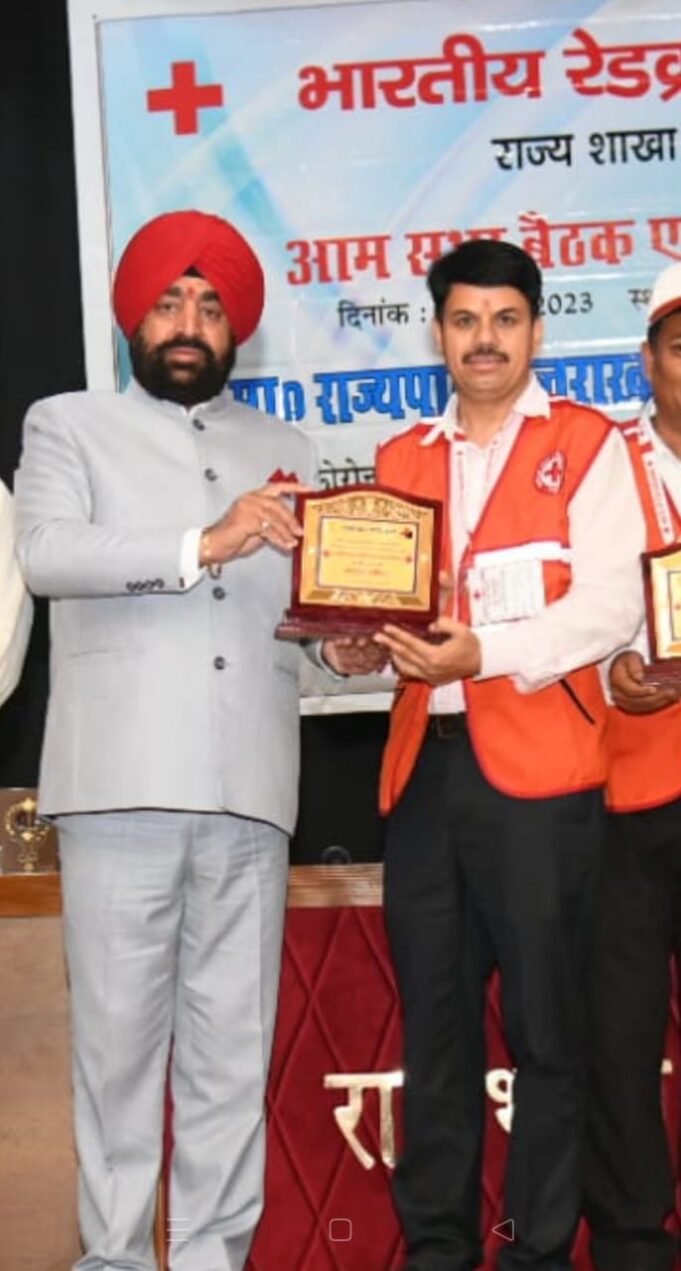 पत्रकार कृष्णकुमार सेमवाल को कोरोना काल मे बेहतरीन कार्यो के लिए मिला राज्यपाल सम्मान