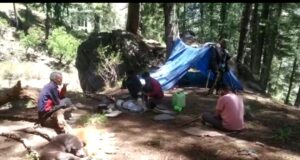 मौसम की बेरूखी से भेड-बकरी पालक परेशान, बुग्यालों में सरकार से लगा रहे मदद की गुहार