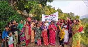 यहां ग्रामीणों ने क्यो कहा रोड नही तो वोट नही,