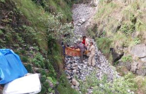 युवक का शव मिलने से क्षेत्र में छाई शोक की लहर, पुलिस ने शव का पंचनामा कर पोस्टमार्टम के लिए भेजा।