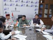 आपदा में क्षति ग्रस्त सड़को को लेकर मुख्यमंत्री ने सड़क परिवहन मंत्री स की मुलाकात