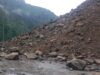 छिनका में आया मलबा, बद्रीनाथ राष्ट्रीय राजमार्ग अवरुद्ध