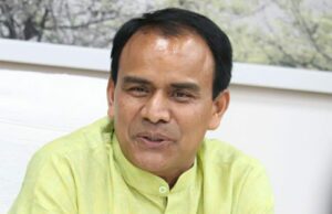 डेंगू रोकथाम को प्रभावी कदम उठायें सीएमओः डॉ. धन सिंह रावत