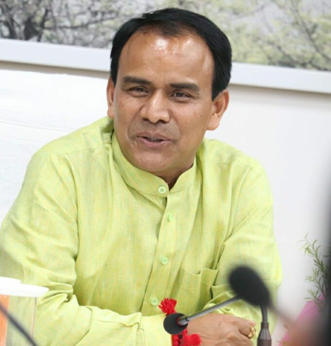 डेंगू रोकथाम को प्रभावी कदम उठायें सीएमओः डॉ. धन सिंह रावत