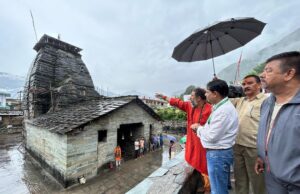 गोपिनाथ मन्दिर पहुँची पुरातत्व विभाग की टीम, बताया मन्दिर सुरक्षित