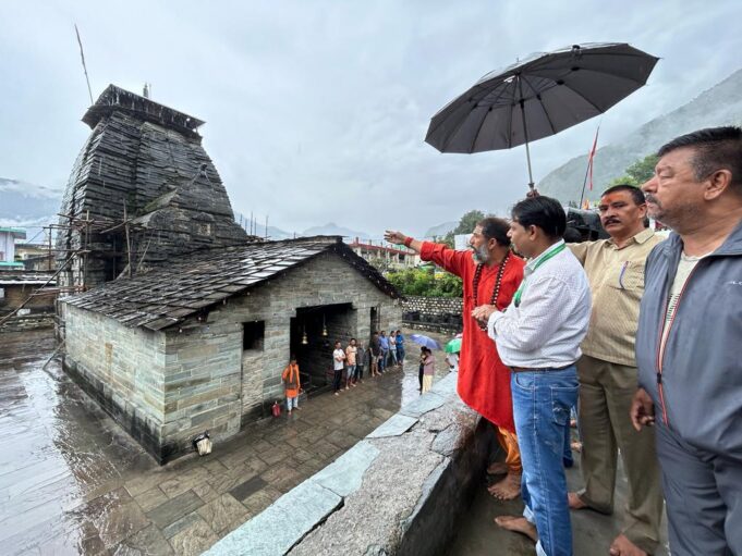 गोपिनाथ मन्दिर पहुँची पुरातत्व विभाग की टीम, बताया मन्दिर सुरक्षित