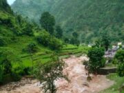 मोक्ष गाड़ का बढ़ा जल स्तर, दहशत में लोग