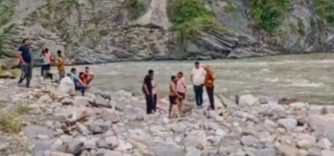 जलाभिषेक करने मन्दिर आई 2 युवतियों की नदी में बहने से मौत