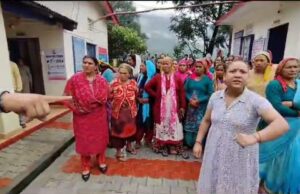 कर्णप्रयाग से लापता हुए युवक के परिजनों ने काटा हंगामा