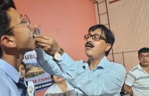 सीएमओ ने कृमि नाशक दवा खिलाकर किया कृमि मुक्ति दिवस का शुभारम्भ