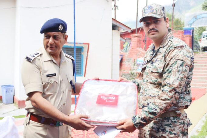 बद्रीनाथ क्षेत्र में निवासरत पुलिस पेंशनरों के साथ गोष्ठी कर जाना हालचाल