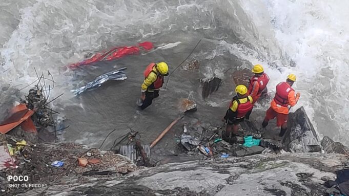 ब्रेकिंग न्यूज़ :केदारनाथ यात्रा पड़ाव के गौरीकुण्ड हादसे में लापता 20 लोगों में मिला एक शव