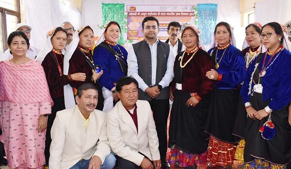 प्राचीन विरासत को संजोने के लिए डाक विभाग ने लांच किए स्पेशल लिफाफा।