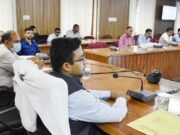 हाईकोर्ट के आदेशों के क्रम में राजमार्गाे, सरकारी एवं वन भूमि से अतिक्रमण हटाने को लेकर जिलाधिकारी ने ली समीक्षा बैठक।