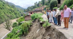 विधायक थराली ने किया आपदा प्रभावित क्षेत्र का निरीक्षण