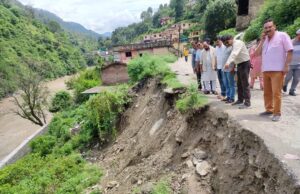विधायक थराली ने किया आपदा प्रभावित क्षेत्र का निरीक्षण