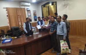 बण्ड क्षेत्र के जनप्रतिनिधियों ने आपदा प्रभावितो के हितों की मांग को लेकर जिलाधिकारी से की मुलाकात