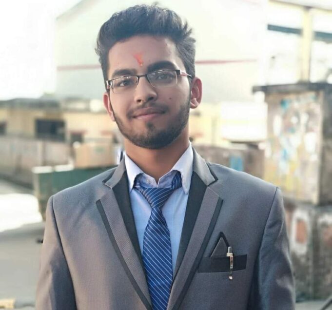 सूरज पुरोहित ने रसायन विज्ञान विषय में प्रतिष्ठित सीएसआईआर नेट परीक्षा उत्तीर्ण की है।