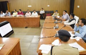 सड़क सुरक्षा समिति की बैठक में दुर्घटनाओं में कमी लाने पर हुआ मंथन