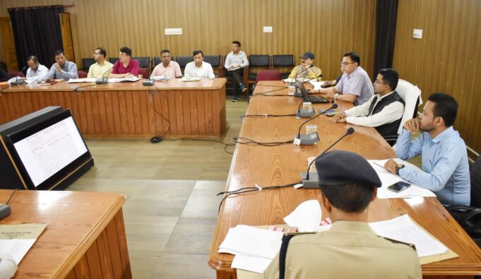 सड़क सुरक्षा समिति की बैठक में दुर्घटनाओं में कमी लाने पर हुआ मंथन