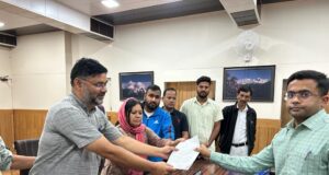 करंट हादसे के पीड़ित परिवारों को मुआवजे बढ़ाने और नौकरी की मांग को लेकर जनप्रतिनिधियों ने सीएम को भेजा ज्ञापन