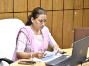 प्राकृतिक आपदा से प्रभावित महिलाओं और बच्चों की आर्थिक सुरक्षा के लिए अधिकारियों को दिए जल्द प्रस्ताव बनाने के निर्देश-रेखा आर्या