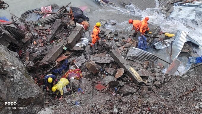 गौरीकुण्ड हादसे में अभी भी 17 लोग लापता, रेस्क्यू सर्च अभियान जारी