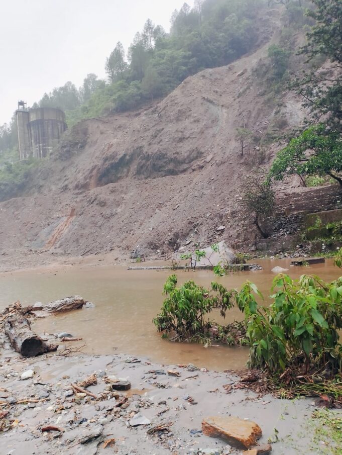 बादल फटने की घटना से दहशत में लोग, 1 व्यक्ति के लापता होने की सूचना