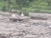 अतिवृष्टि के चलते आपदा जैसे हालात, शिव मंदिर भी आया मलबे की चपेट में