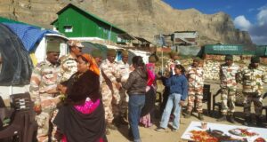 द्वितीय रक्षा पंक्ति के ग्रामीणों ने जवानों मनाई रक्षा बंधन