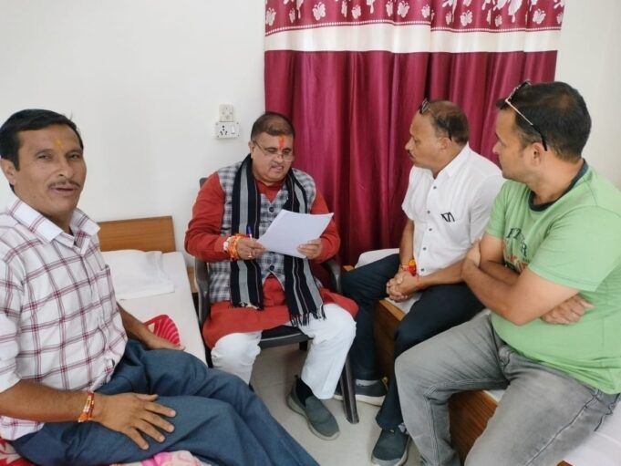 बंड क्षेत्र में हुये नुकसान का आंकलन करने व गांव के सम्पर्क मार्ग को अतिशीघ्र खोलने की रखी मांग