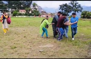 हाइवे बन्द आफत में जान, हेलीकॉप्टर से पहुचाया गया अस्पताल