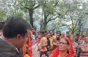 नाराजगीं: सड़क पर उतरे पीपलकोटी क्षेत्र के आपदा प्रभावित