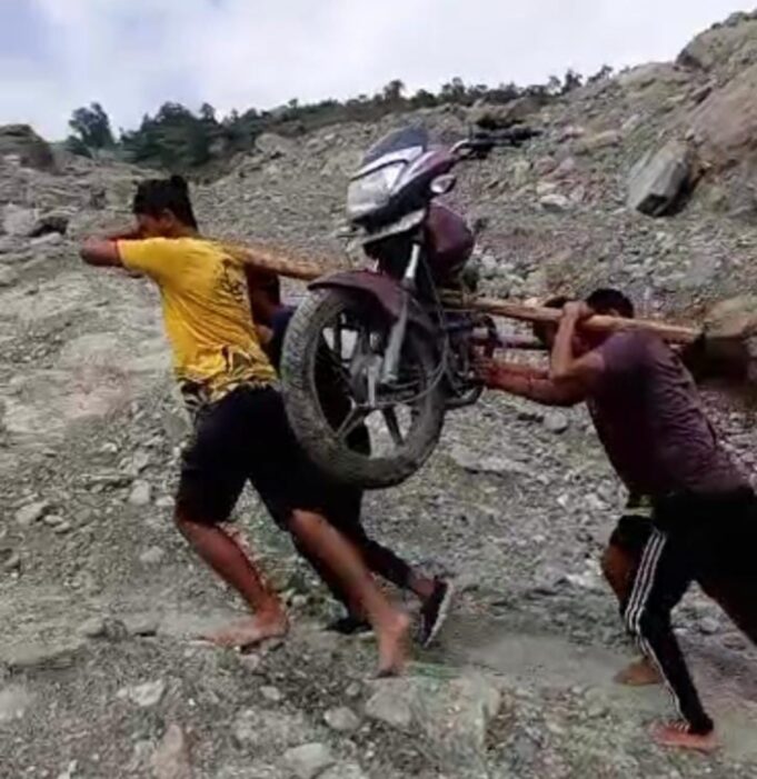 आपदा प्रभावित क्षेत्रों की स्थिति नही हुई सामान्य